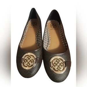 Daisy fuentes Women Size 10 W Rosee Brown & Gold flats